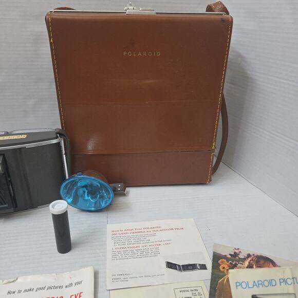 Vintage Polaroid Land Camera W Case Manual & Flashbulbs Model J66 Untested AS IS - Picture 3 of 16